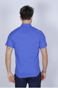 SLIM-FIT COTTON SHIRT IN SAX BLUE COLORED, SHORT SLEEVE, SNAP-BUTTON ON THE FRONT.