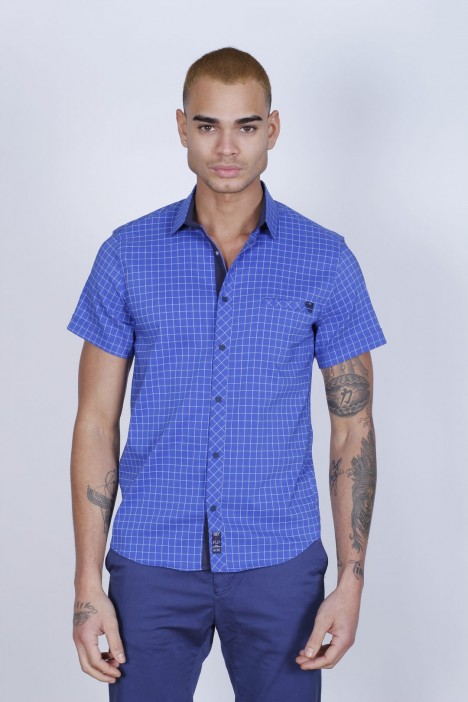 SPORT COTTON SHIRT IN SAX BLUE COLORED, SHORT SLEEVE, SNAP-BUTTON ON THE FRONT.