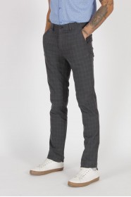 BLACK REGULAR-FİT TROUSERS İN CHECKED FABRIC.