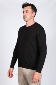 T-shirt with long sleeves, round neck and lycra content. Black.