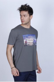 KHAKI COLOUR, SHORT SLEEVE T-SHIRT, COTTON AND LYCRA MIXED WITH A ROUND NECK AND CONTRAST FRONT PRINT.