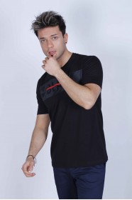 SHORT SLEEVE PRINTED DETAIL ROUND NECK T-SHIRT. BLACK