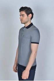 NAVY BLUE COLOR, SHORT SLEEVE, MADE OF SPECIAL MERCERIZED FABRIC, POLO COLLAR, SNAP-BUTTON FASTENING , CLASSIC T-SHIRT.