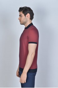 RED COLOR, SHORT SLEEVE, MADE OF SPECIAL MERCERIZED FABRIC, POLO COLLAR, SNAP-BUTTON FASTENING , CLASSIC T-SHIRT.