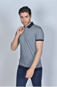 NAVY BLUE COLOR, SHORT SLEEVE, MADE OF SPECIAL MERCERIZED FABRIC, POLO COLLAR, SNAP-BUTTON FASTENING , CLASSIC T-SHIRT.