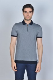 NAVY BLUE COLOR, SHORT SLEEVE, MADE OF SPECIAL MERCERIZED FABRIC, POLO COLLAR, SNAP-BUTTON FASTENING , CLASSIC T-SHIRT.