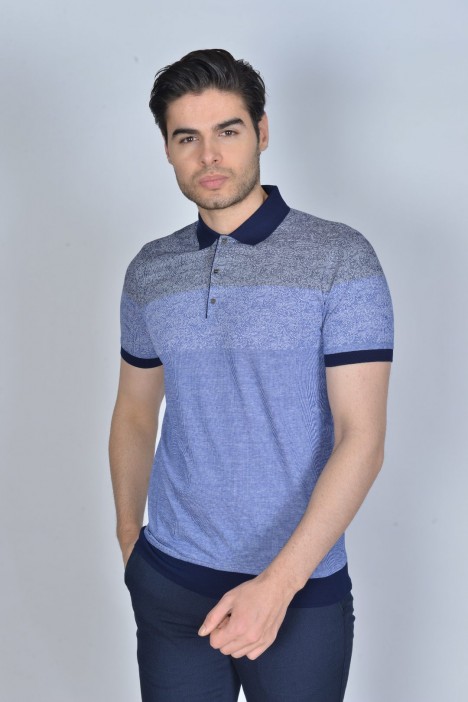NAVY BLUE COLOR, SHORT SLEEVE, MADE OF SPECIAL MERCERIZED FABRIC, POLO COLLAR, SNAP-BUTTON FASTENING , CLASSIC T-SHIRT.
