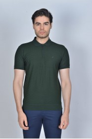 GREEN COLORED, SHORT SLEEVE, MADE OF SPECIAL MERCERIZED FABRIC, POLO COLLAR, SNAP-BUTTON FASTENING , CLASSIC T-SHIRT.