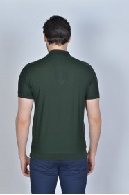 GREEN COLORED, SHORT SLEEVE, MADE OF SPECIAL MERCERIZED FABRIC, POLO COLLAR, SNAP-BUTTON FASTENING , CLASSIC T-SHIRT.