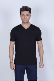 SHORT SLEEVE REGULAR-FIT V-NECK T-SHIRT. BLACK