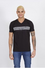 SHORT SLEEVE, REGULAR-FIT, V-NECK, PRINTED T-SHIRT. BLACK