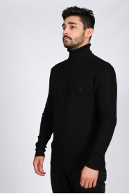 BLACK COLOR TURTLENECK SWEATER