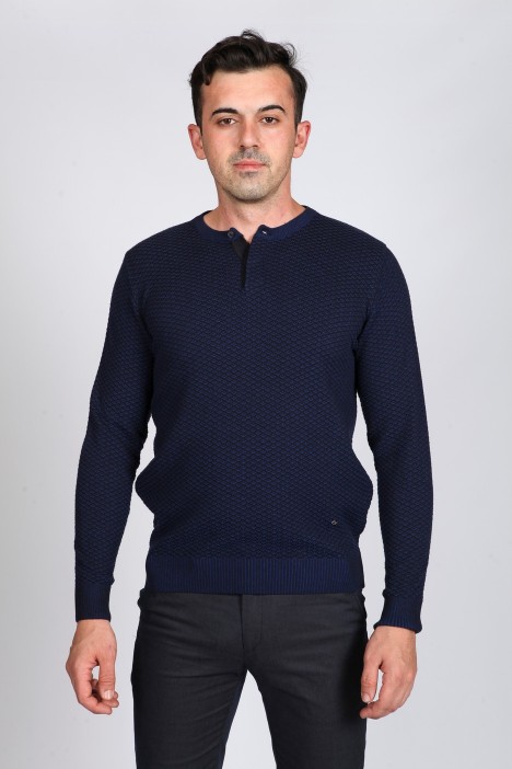 DARK BLUE COLOR CREW- NECK SWEATHER WİTH 2 BUTTONS
