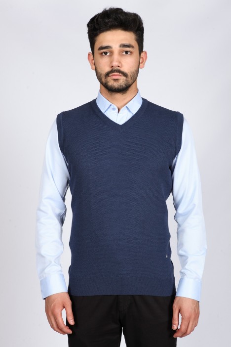 CLASSIC KNIT VEST WITH EMBOSSED PATTERNED. MELANGE-LIGHT-PARLIAMENT