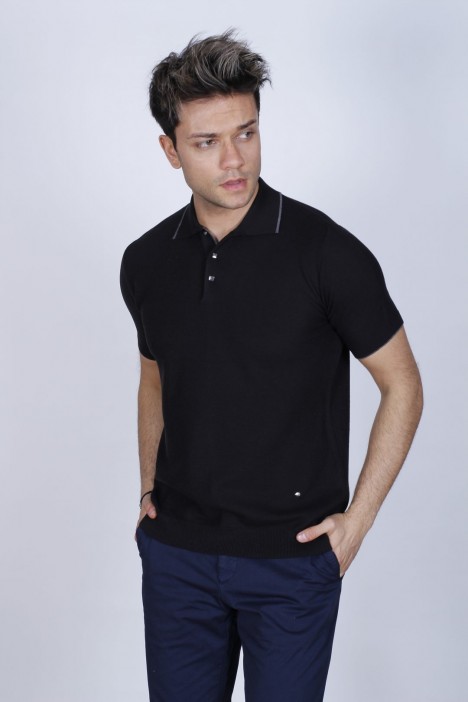 BLACK COLOUR, SHORT SLEEVE, STAND UP COLLAR, REGULAR MOLD, 100% COTTON SWEATER